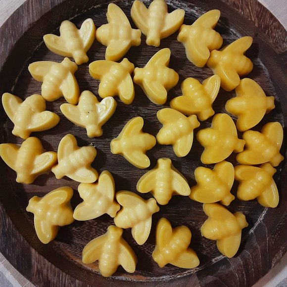 8 pk. 'Busy Bee' Beeswax Melts - Picture 3 of 3